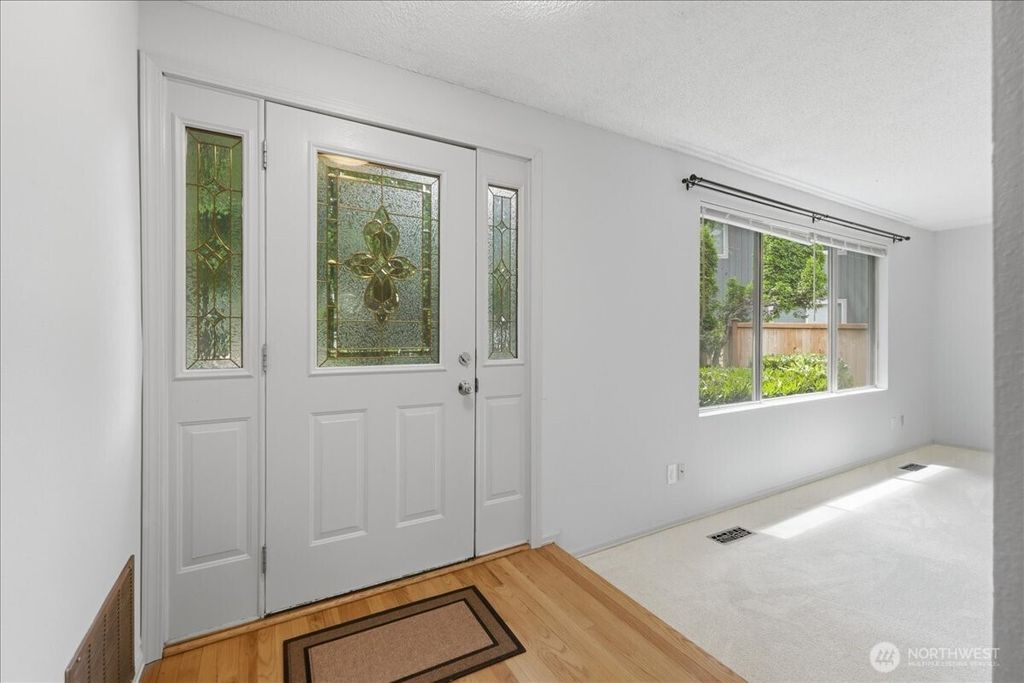 Photo of 14314 130th Place NE, Kirkland, WA 98034 (MLS # 2537028)