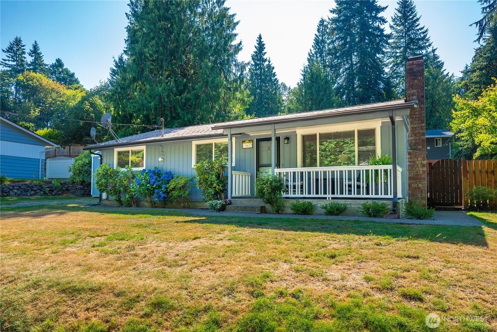 Photo of 13623 197th Avenue SE, Renton, WA 98059 (MLS # 2411965)