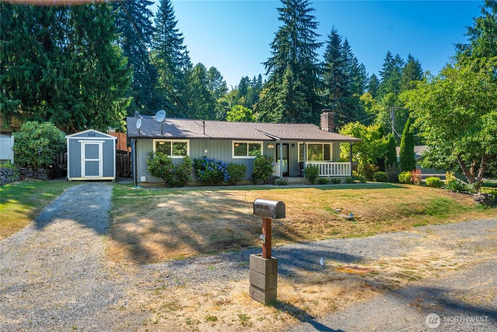 Photo of 13623 197th Avenue SE, Renton, WA 98059 (MLS # 2411965)