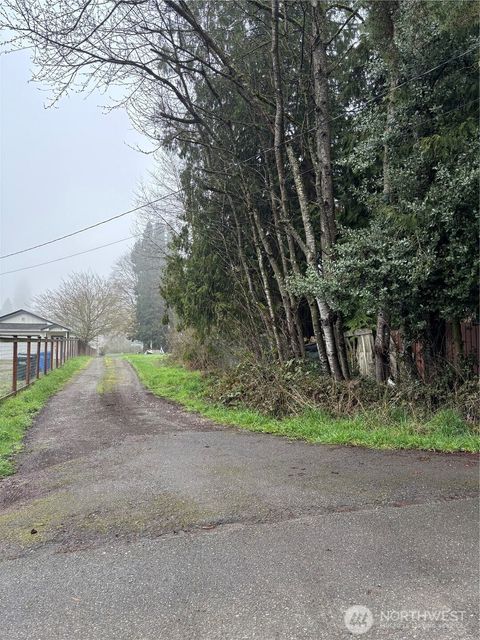 3320 13th St SW Puyallup WA 98373