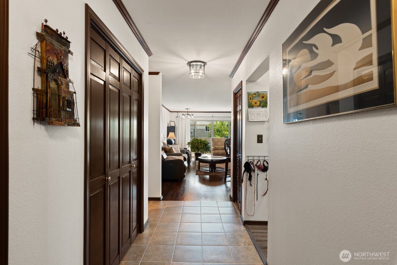 2021 N Laventure Road 201