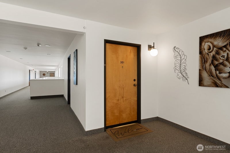 2021 N Laventure Road 201