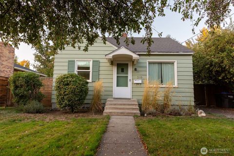 Photo of 319 E Chestnut Street, Walla Walla, WA 99362 (MLS # 2446547)