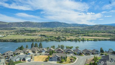 Photo of 2840 Akamai Way, East Wenatchee, WA 98801 (MLS # 2526483)