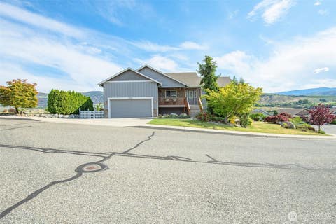 Photo of 2840 Akamai Way, East Wenatchee, WA 98801 (MLS # 2526483)