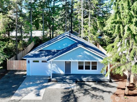 611 Weatherwax Loop NE Ocean Shores WA 98569