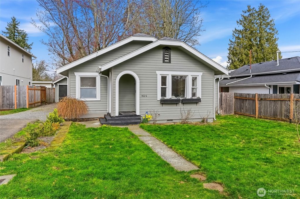 Photo of 1624 S 124th Street, Seattle, WA 98168 (MLS # 2488198)
