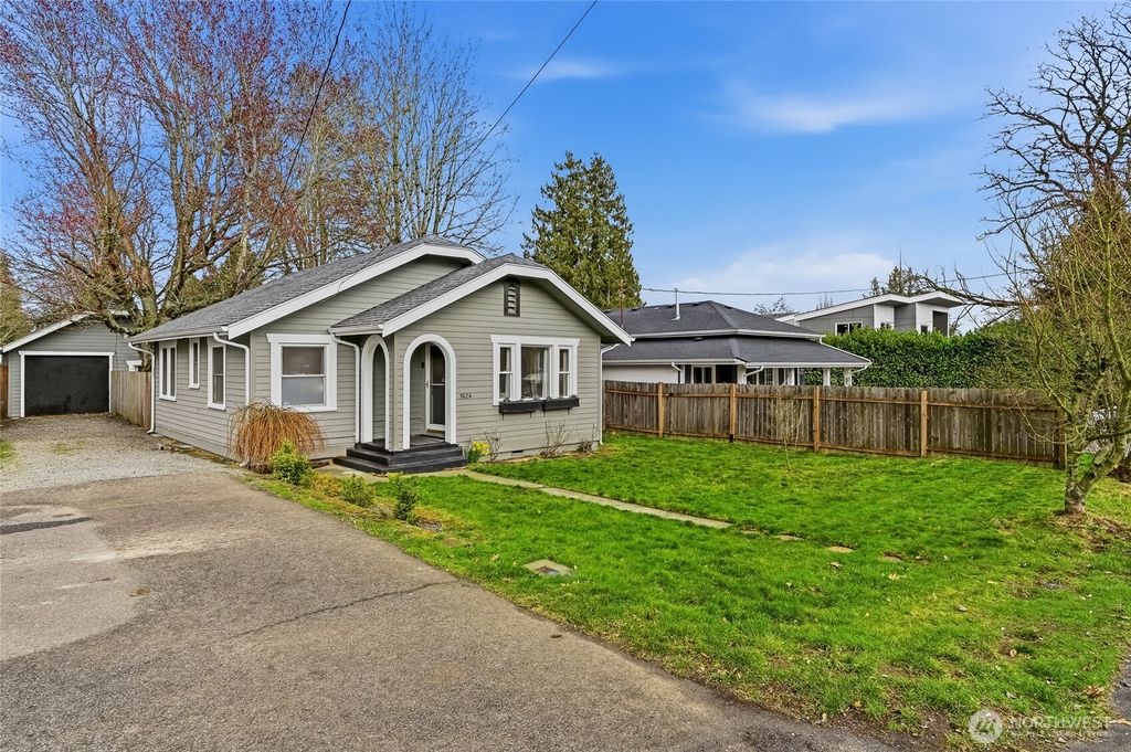 Photo of 1624 S 124th Street, Seattle, WA 98168 (MLS # 2488198)
