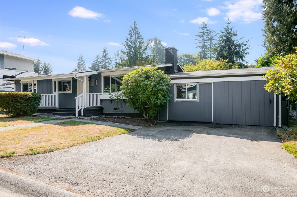 Photo of 34021 50th Avenue S, Auburn, WA 98001 (MLS # 2152990)