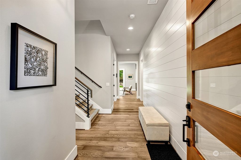 Photo of 8431 SE 37th Street, Mercer Island, WA 98040 (MLS # 2269071)