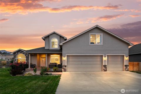 Photo of 194 Lilly Lane, Wenatchee, WA 98801 (MLS # 2442912)