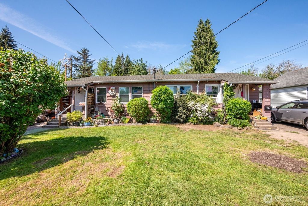 Photo of 1423 S 7th Avenue, Kelso, WA 98626 (MLS # 2503781)