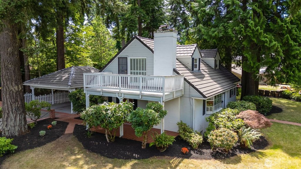 Photo of 3706 84th Avenue SE, Mercer Island, WA 98040 (MLS # 2392156)
