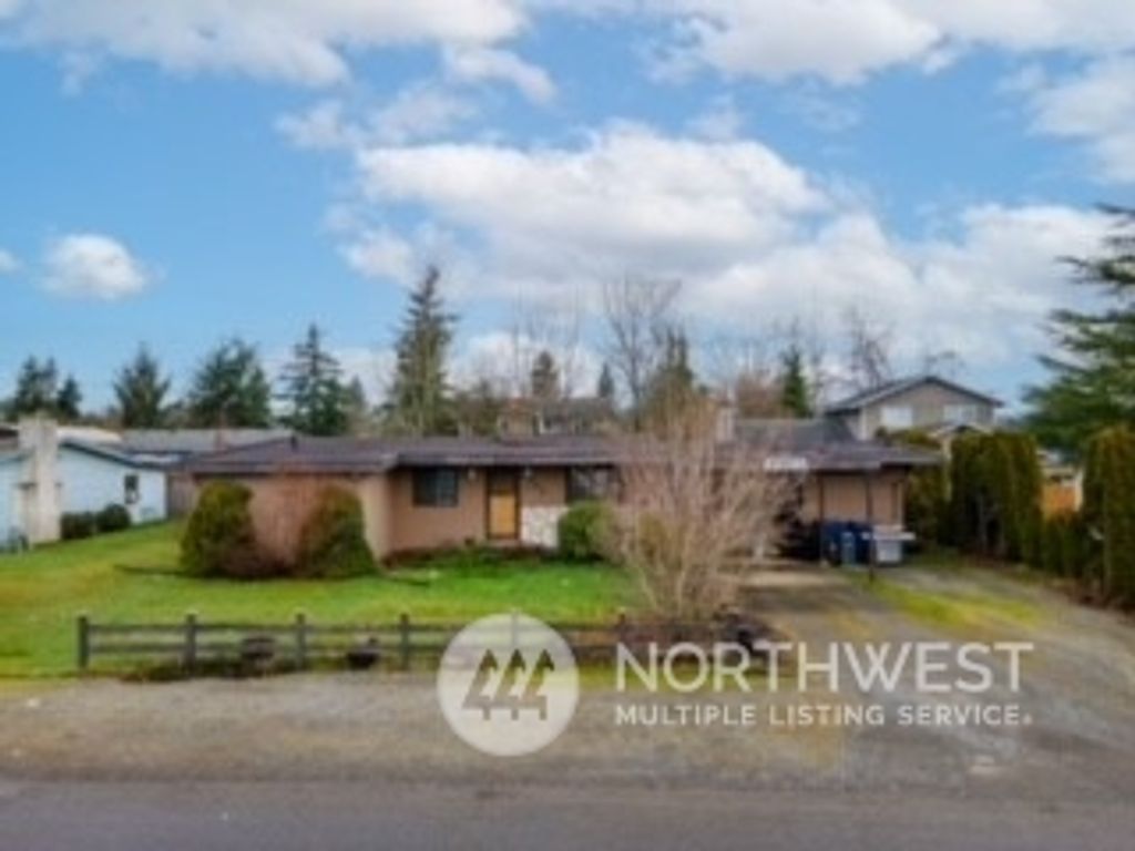 Photo of 1504 S 244th Street, Des Moines, WA 98198 (MLS # 2196829)