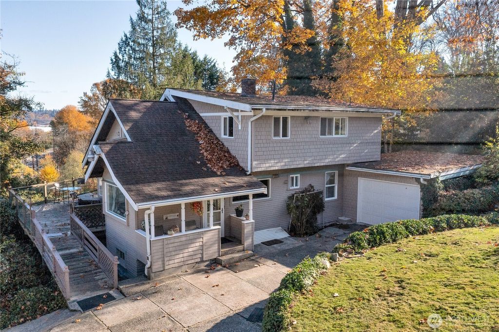 Photo of 10021 16th Avenue S, Seattle, WA 98168 (MLS # 2454305)