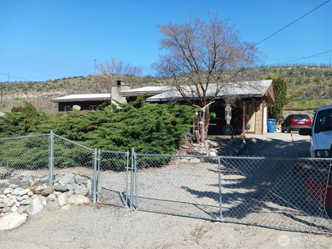 924 E Chelan Avenue, Chelan, WA 98816 - MLS#: 2364969