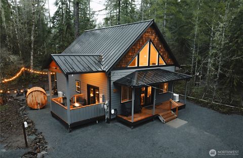 Photo of 120 Pyramid Place, Ashford, WA 98304 (MLS # 2463621)