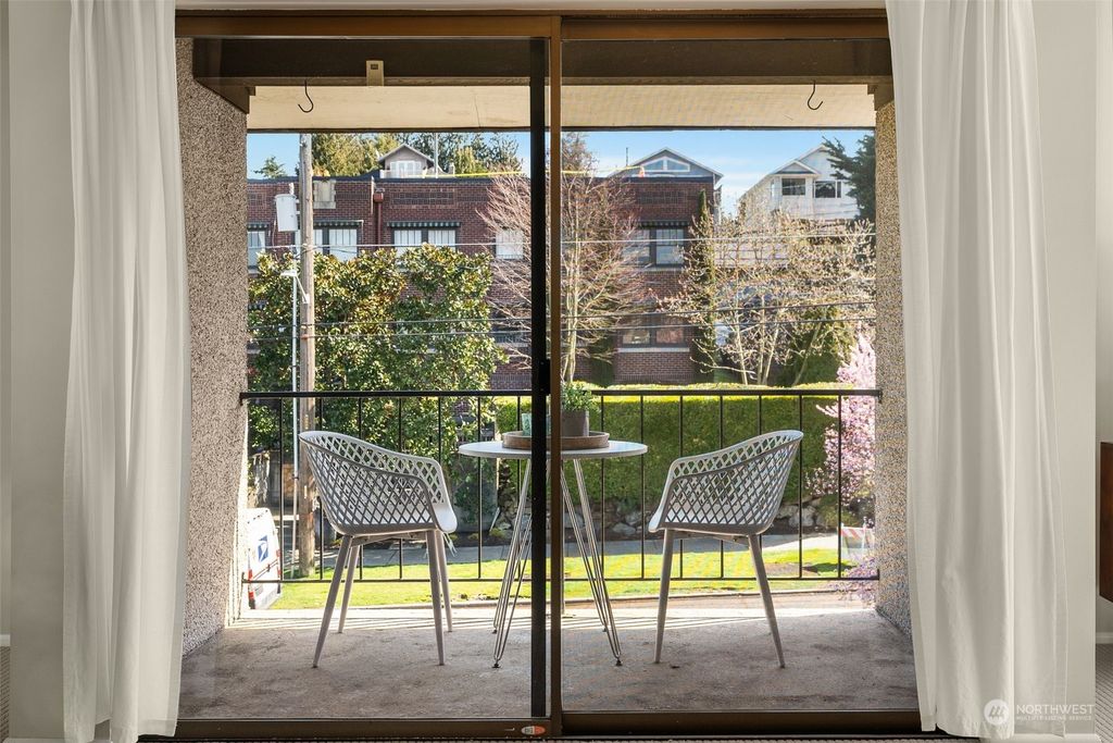 Photo of 2633 Franklin Avenue E #301, Seattle, WA 98102 (MLS # 2047686)