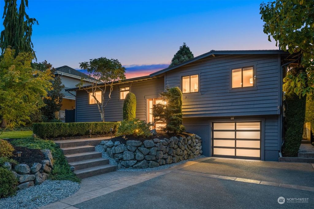 Photo of 535 16th Avenue W, Kirkland, WA 98033 (MLS # 2329404)