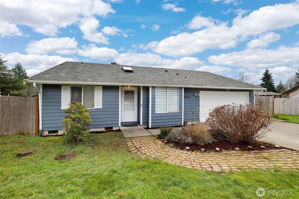 Photo of 3933 Woodlawn Drive SE, Olympia, WA 98501 (MLS # 2465757)