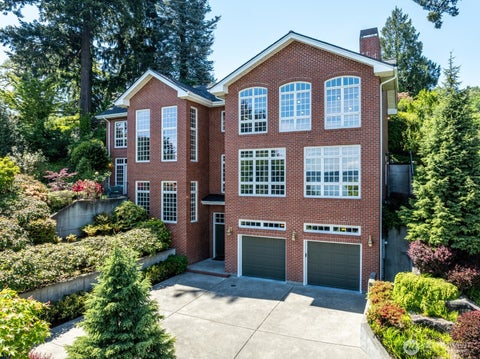 Photo of 6681 NE Windermere Road, Seattle, WA 98115 (MLS # 2577386)