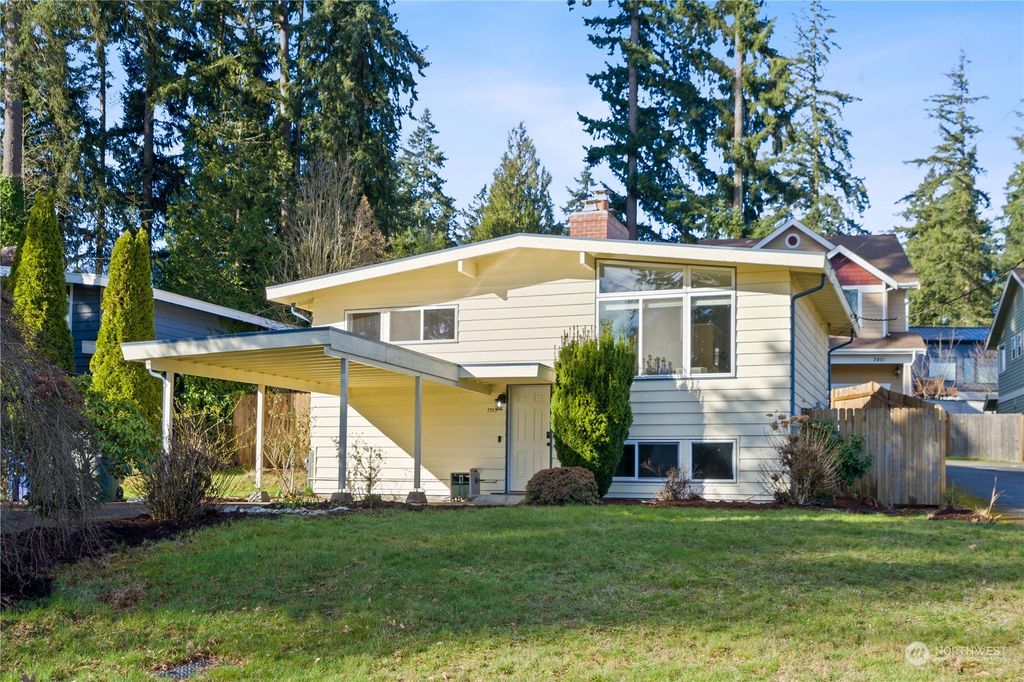 Photo of 3953 153rd Ave Ave SE, Bellevue, WA 98006 (MLS # 2202977)