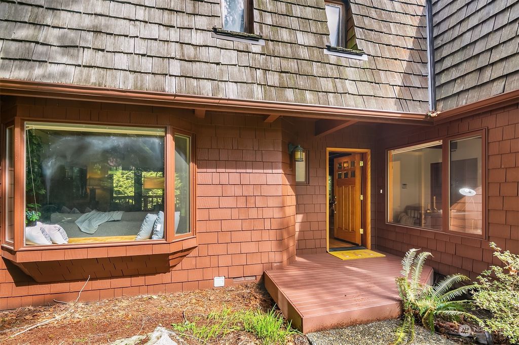 Photo of 20710 SE 24th Street, Sammamish, WA 98075 (MLS # 2167534)