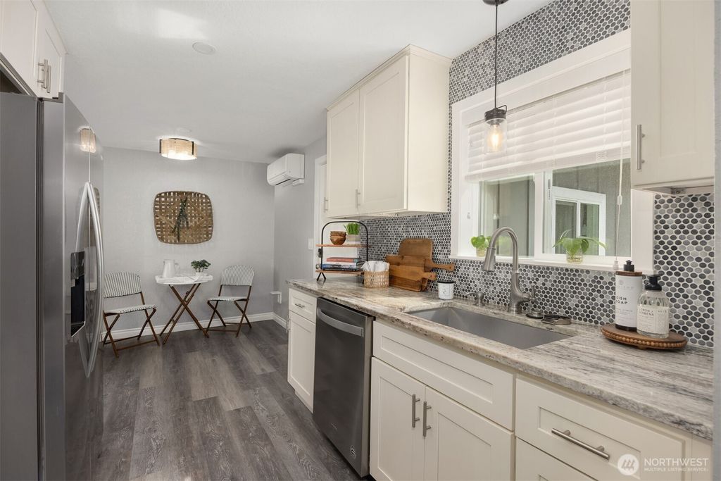 Photo of 10119 5th Place SE, Lake Stevens, WA 98258 (MLS # 2368831)