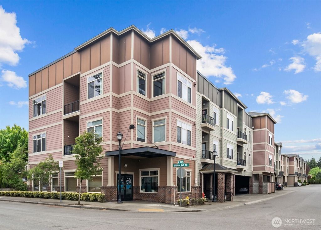 Photo of 4005 NE 3rd Place #E, Renton, WA 98056 (MLS # 2528927)