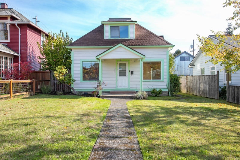 2332 Franklin Street