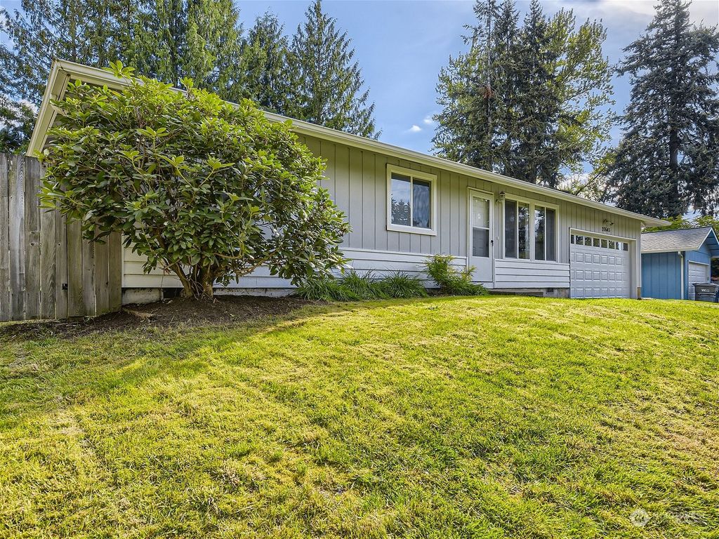 Photo of 20645 NE 76th Place, Redmond, WA 98053 (MLS # 2066782)