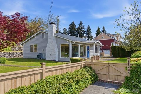 Photo of 21204 3rd Avenue S, Des Moines, WA 98198 (MLS # 2511059)