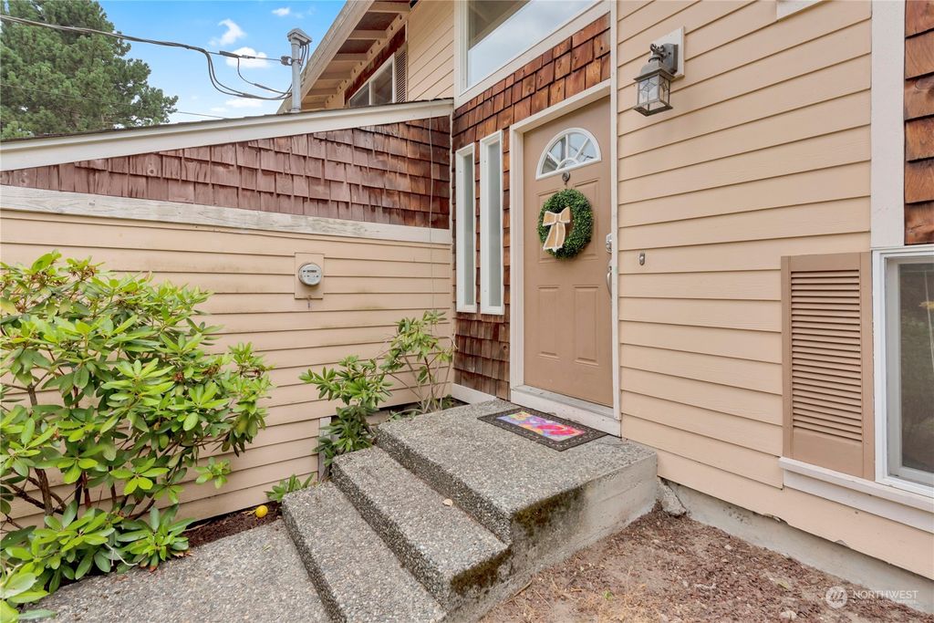 Photo of 14316 Fremont Avenue N, Seattle, WA 98133 (MLS # 2014864)