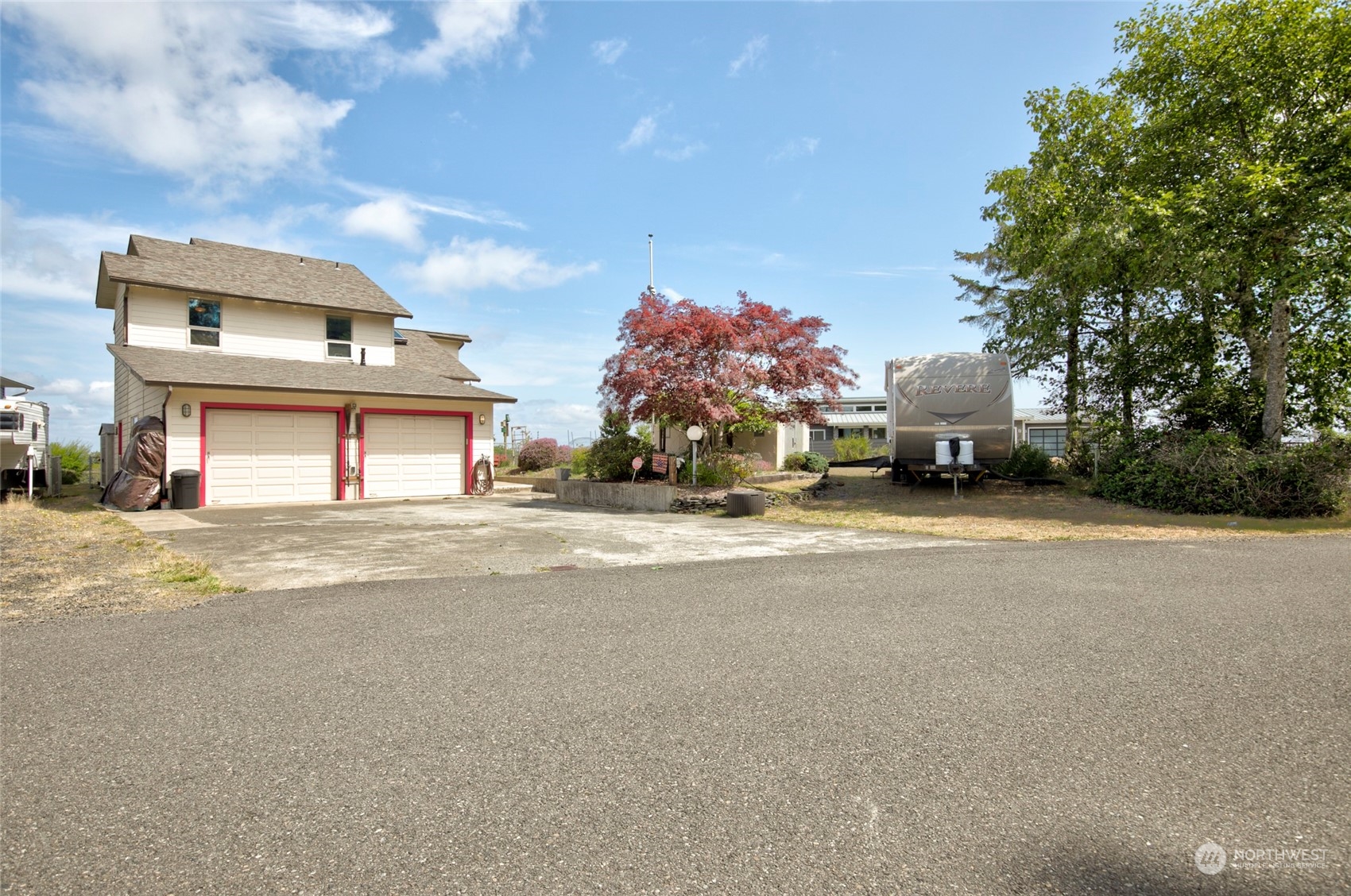 774 Wakina Loop SE