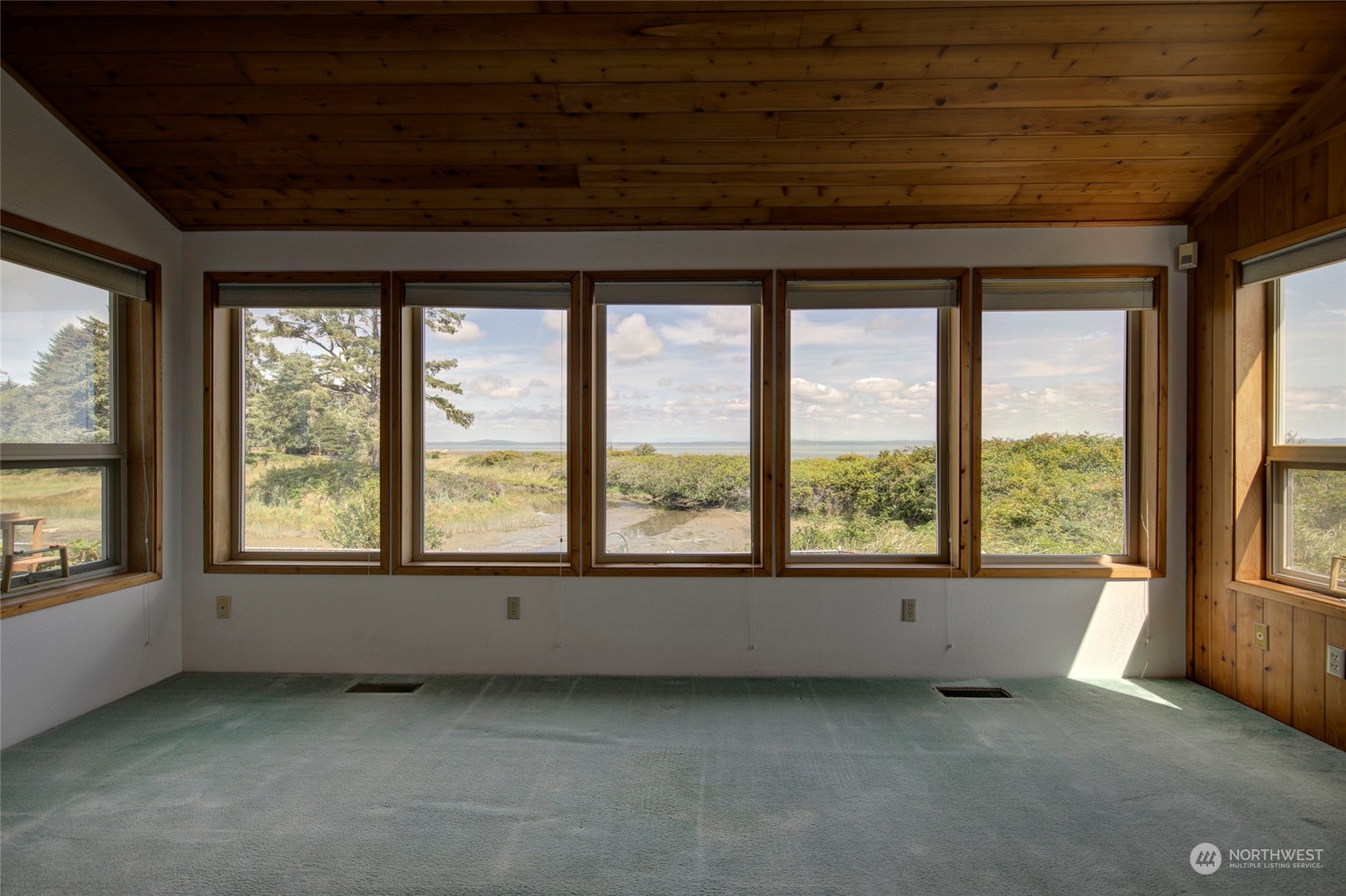774 Wakina Loop SE