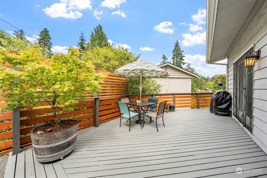 Photo of 3604 76th Place SE, Mercer Island, WA 98040 (MLS # 2257205)