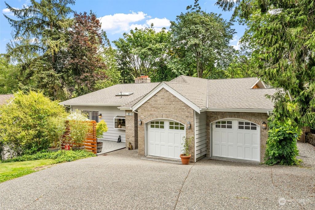 Photo of 3604 76th Place SE, Mercer Island, WA 98040 (MLS # 2257205)