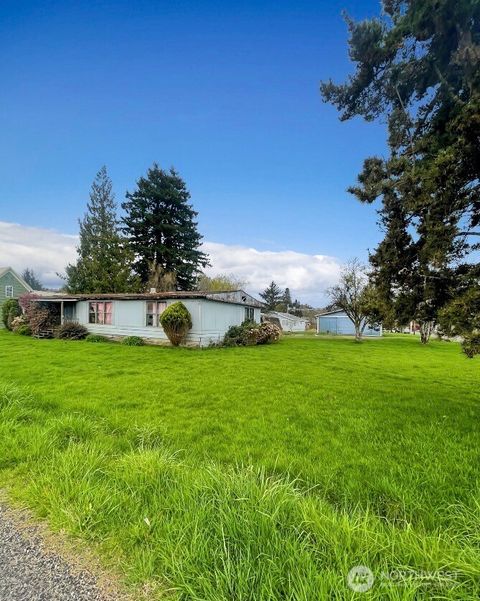 Photo of 604 Oregon Avenue, South Bend, WA 98586 (MLS # 2506339)