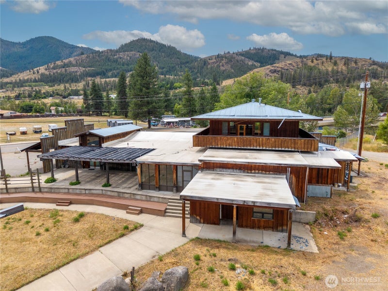 900 Methow Valley Highway E