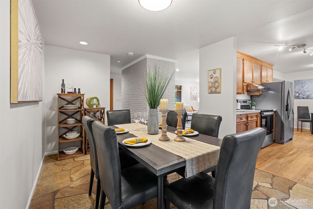 Photo of 20614 4th Avenue SW, Normandy Park, WA 98166 (MLS # 2463184)