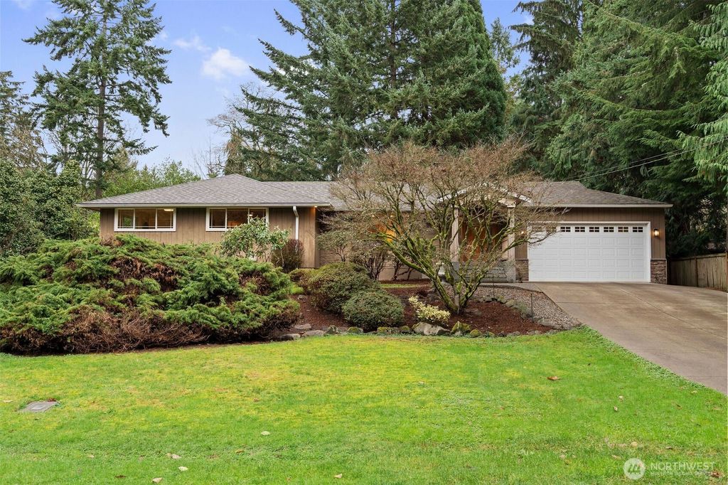 Photo of 20614 4th Avenue SW, Normandy Park, WA 98166 (MLS # 2463184)
