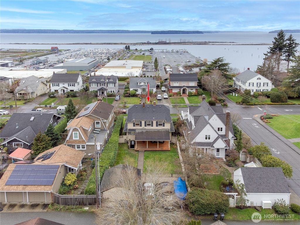 Photo of 1005 Grand Avenue, Everett, WA 98201 (MLS # 2467984)