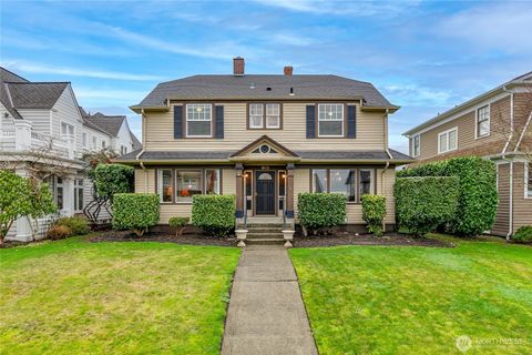 Photo of 1005 Grand Avenue, Everett, WA 98201 (MLS # 2467984)