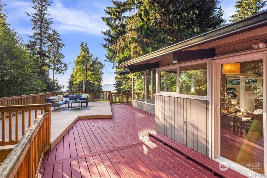Photo of 8008 Talbot Road, Edmonds, WA 98026 (MLS # 2188625)