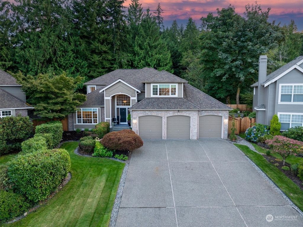 Photo of 405 Datewood Court NW, Issaquah, WA 98027 (MLS # 2285212)