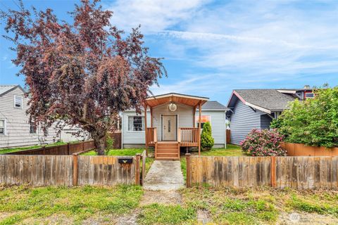 Photo of 411 7th Street SE, Auburn, WA 98002 (MLS # 2458554)