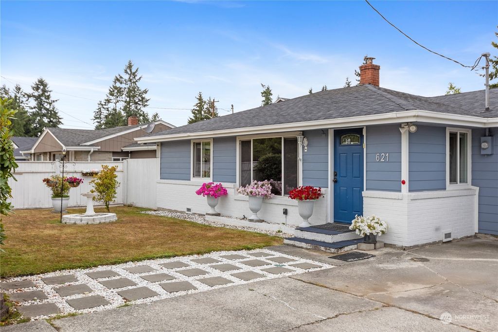 Photo of 621 Pecks Drive, Everett, WA 98203 (MLS # 2148816)