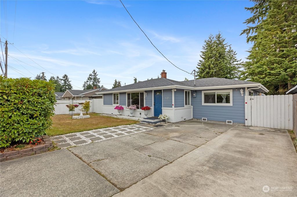 Photo of 621 Pecks Drive, Everett, WA 98203 (MLS # 2148816)