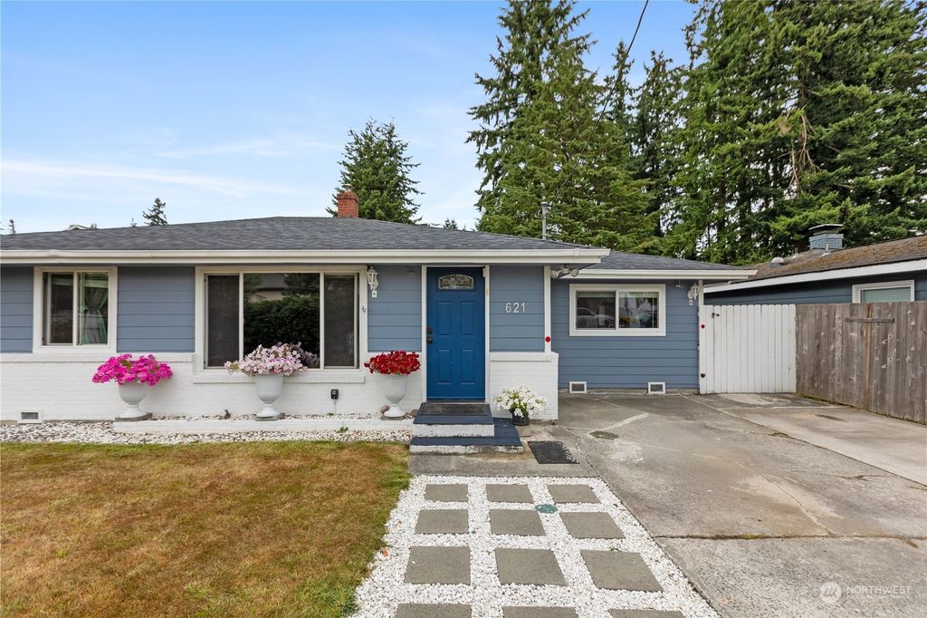 Photo of 621 Pecks Drive, Everett, WA 98203 (MLS # 2148816)