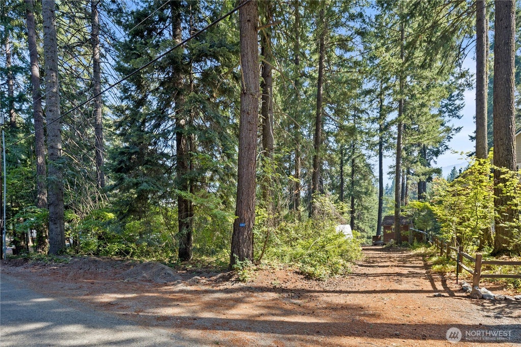 Photo of 1201 Oakmont Dr DR, Cle Elum, WA 98922 (MLS # 2574848)